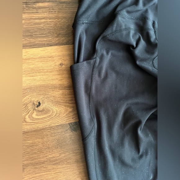 Polygon High Waisted Leggings with Pockets 🖤✨ - Picture 11 of 11